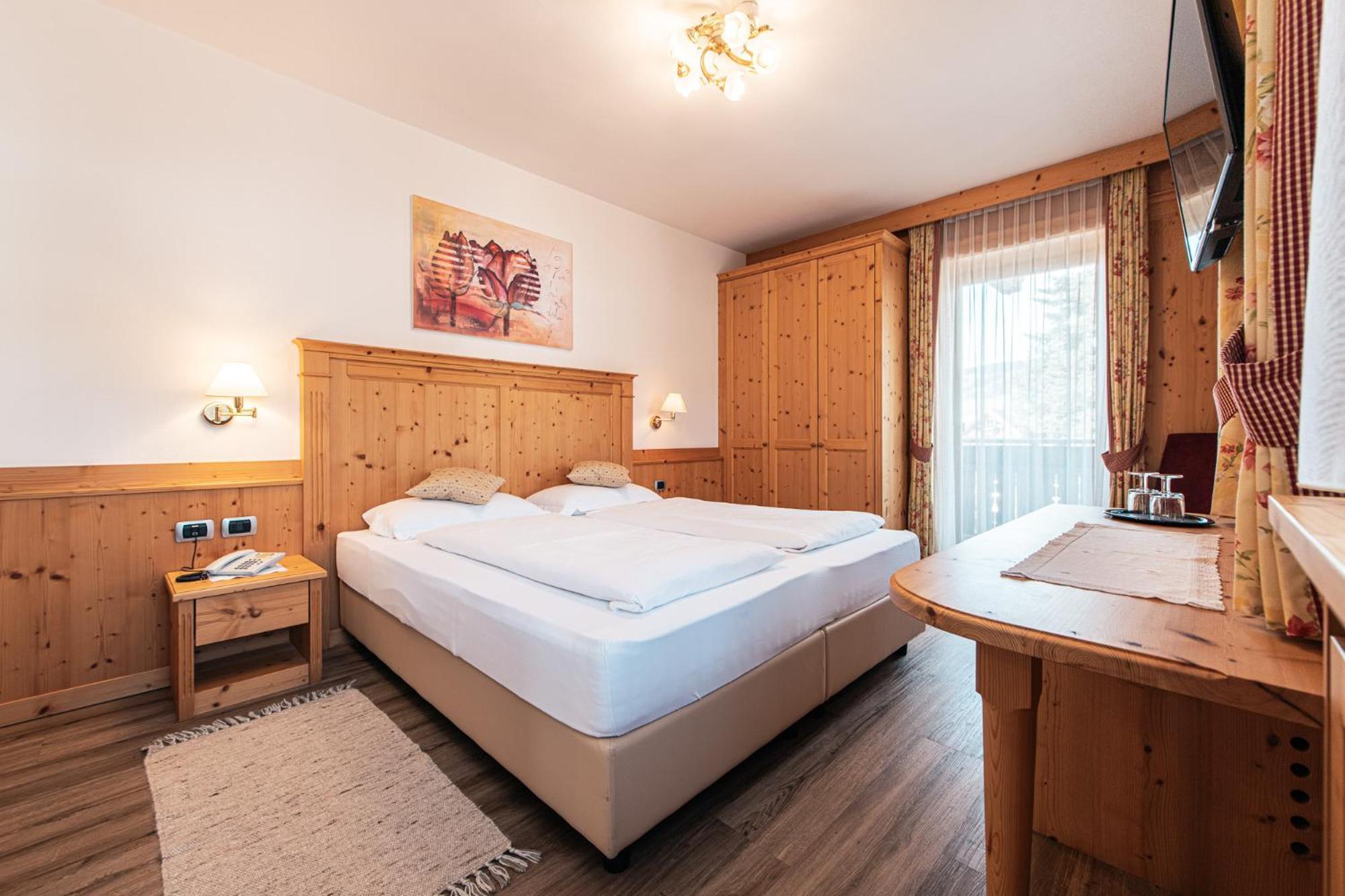 מונגואלפו Hotel Goldene Rose מראה חיצוני תמונה