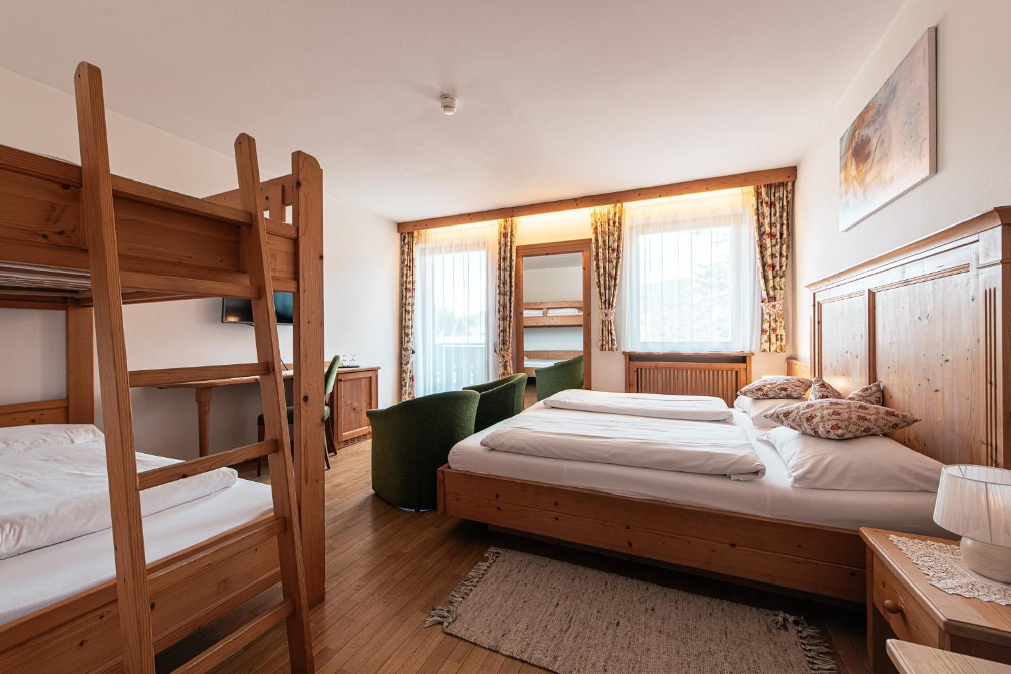 מונגואלפו Hotel Goldene Rose מראה חיצוני תמונה