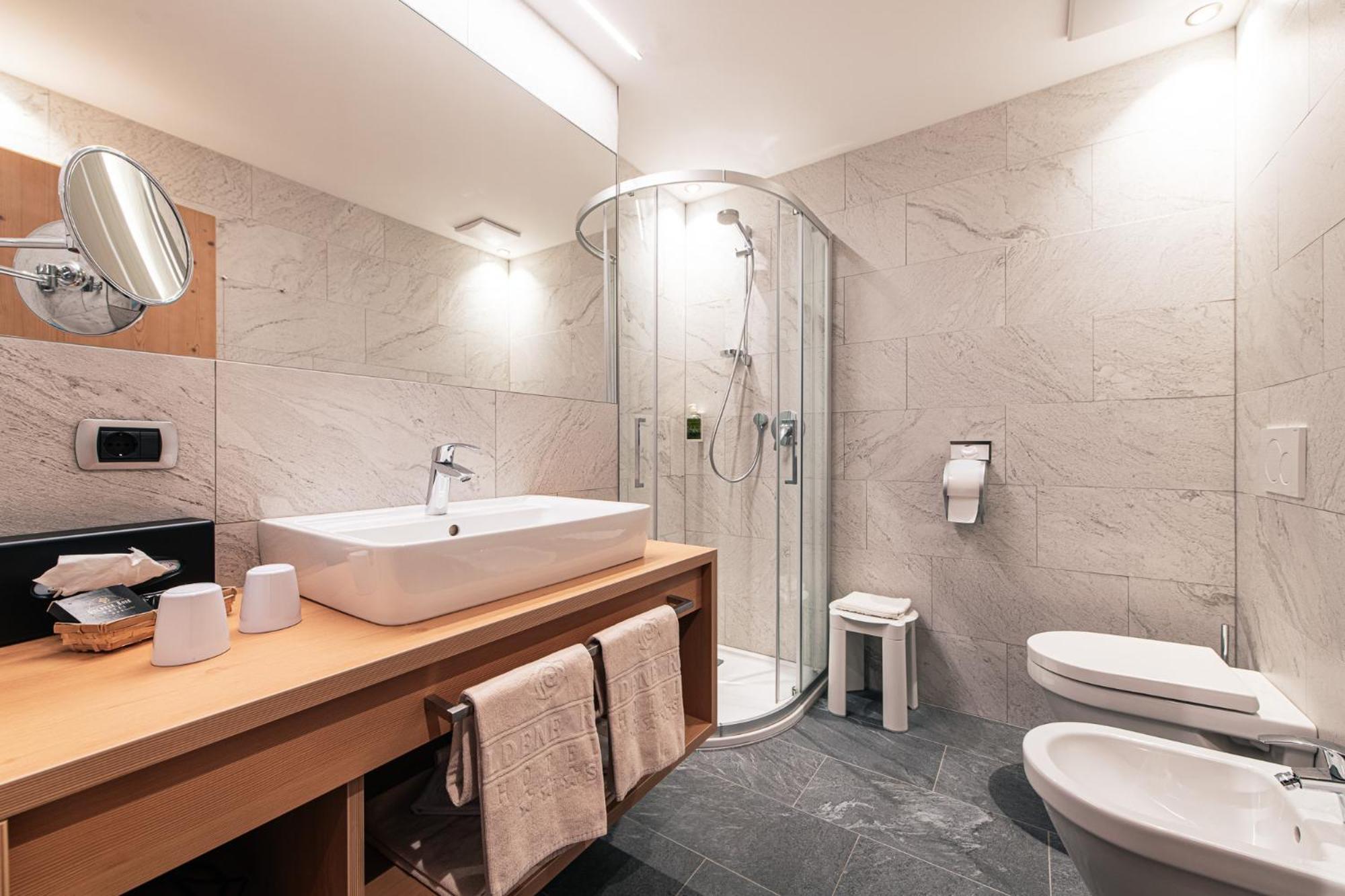 מונגואלפו Hotel Goldene Rose מראה חיצוני תמונה