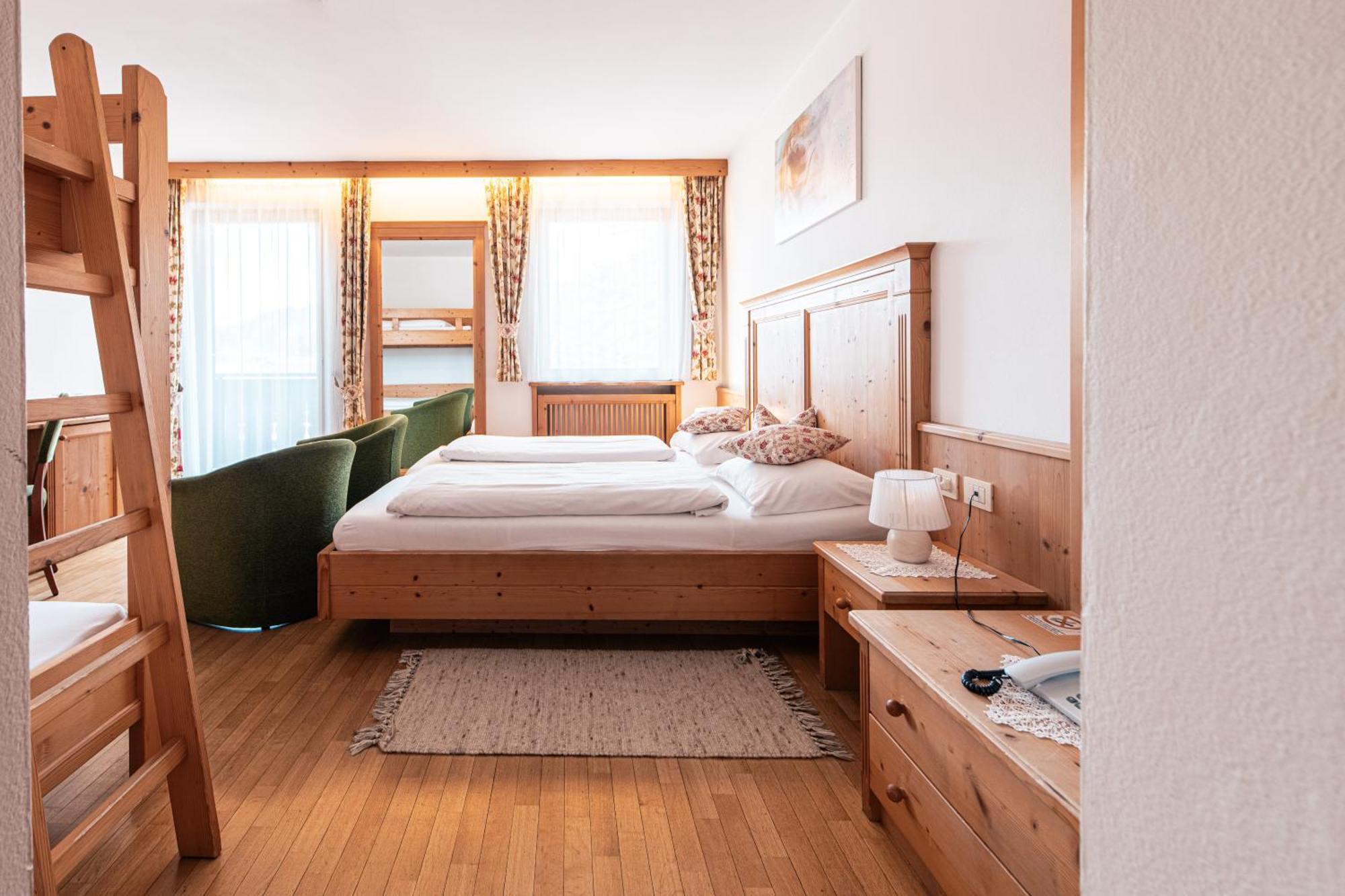 מונגואלפו Hotel Goldene Rose מראה חיצוני תמונה
