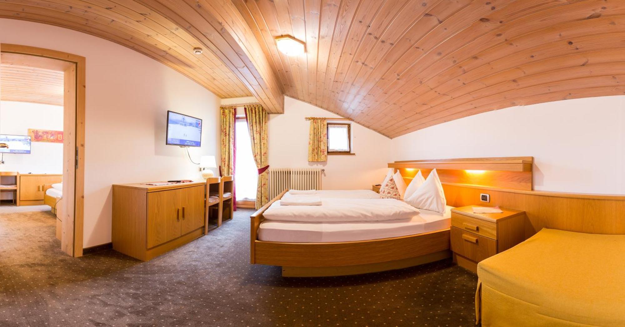 מונגואלפו Hotel Goldene Rose מראה חיצוני תמונה