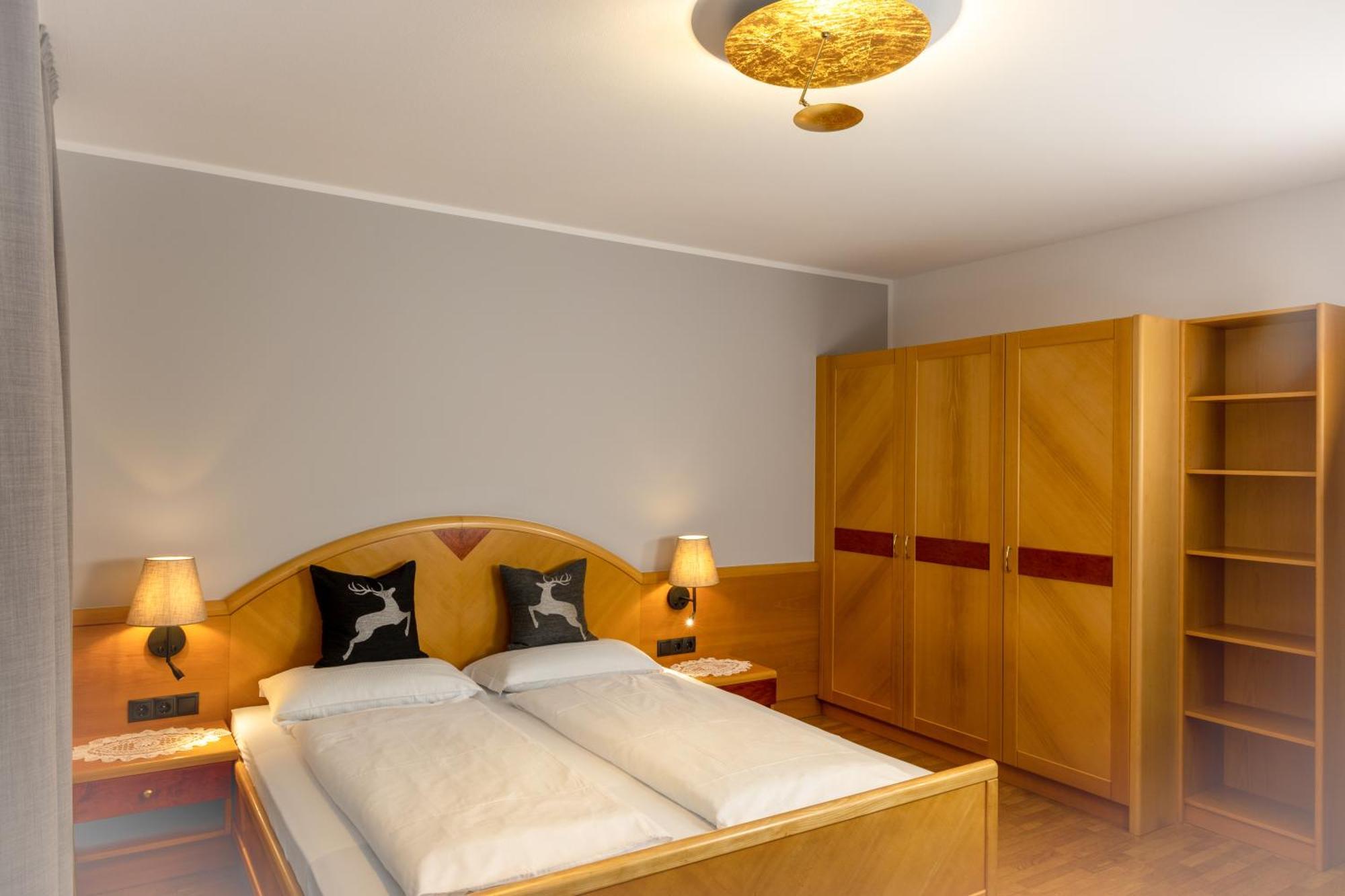 מונגואלפו Hotel Goldene Rose מראה חיצוני תמונה
