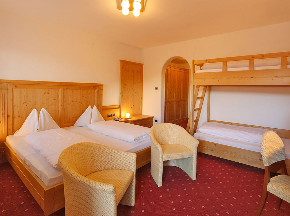 מונגואלפו Hotel Goldene Rose מראה חיצוני תמונה