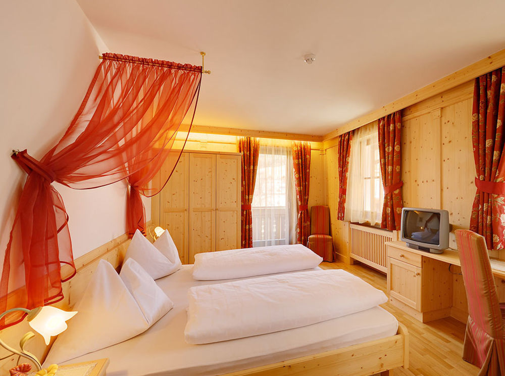 מונגואלפו Hotel Goldene Rose מראה חיצוני תמונה