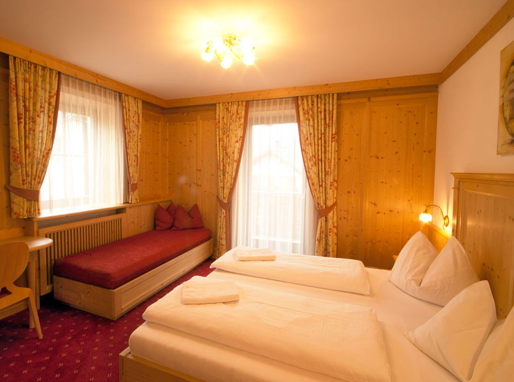 מונגואלפו Hotel Goldene Rose מראה חיצוני תמונה