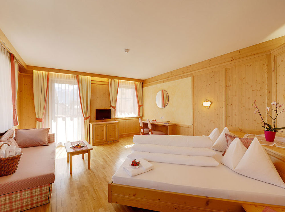 מונגואלפו Hotel Goldene Rose מראה חיצוני תמונה